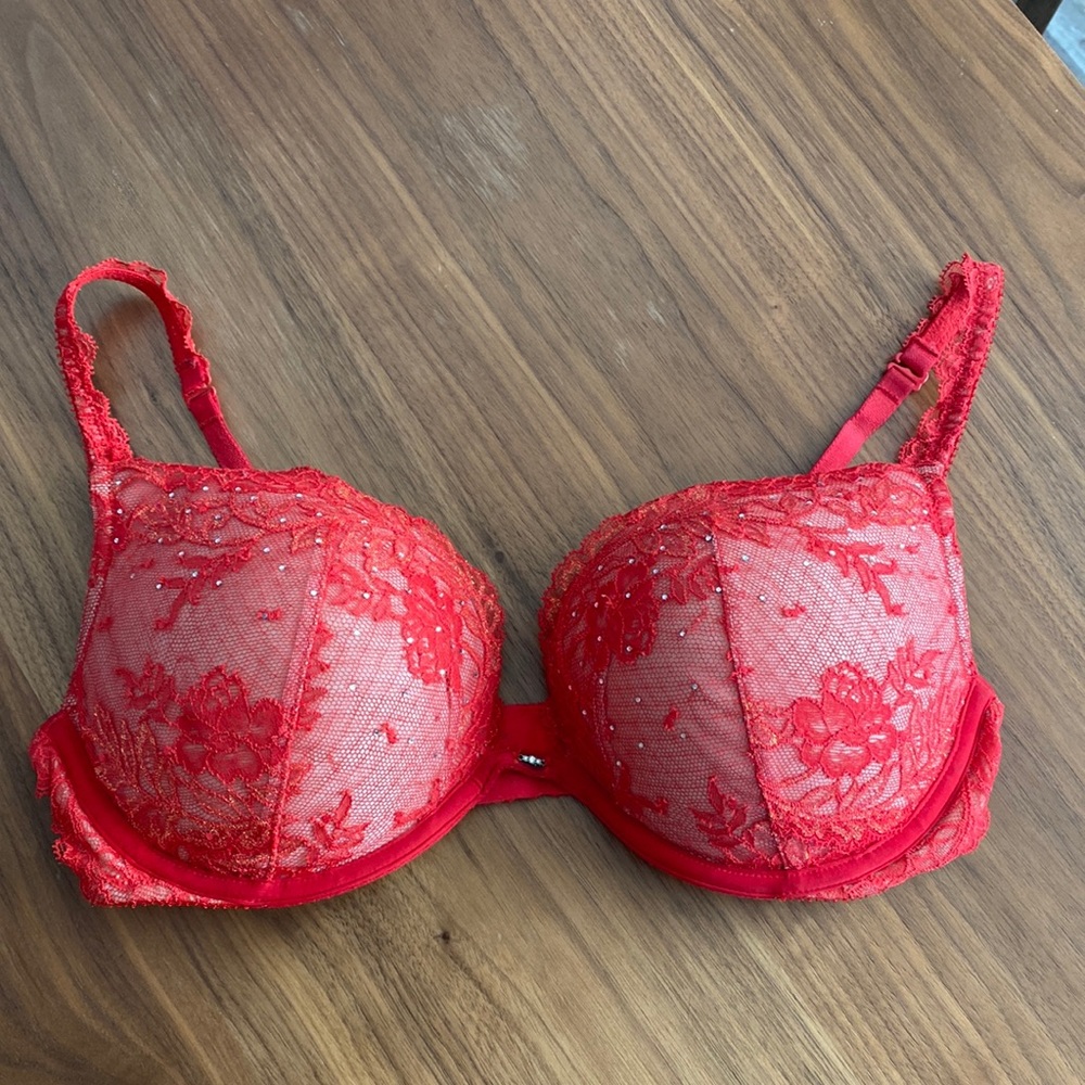 VICTORIAS SECRET SEXY PUSH UP W/ STONE DETAILS
